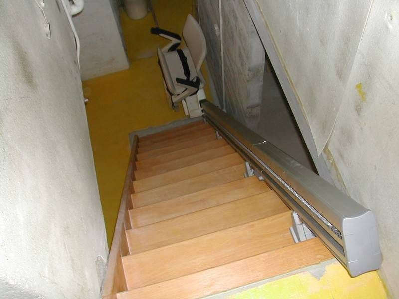 Placer un monte escalier droit en intérieur proche de Savigny sur orge dans l'Essonne