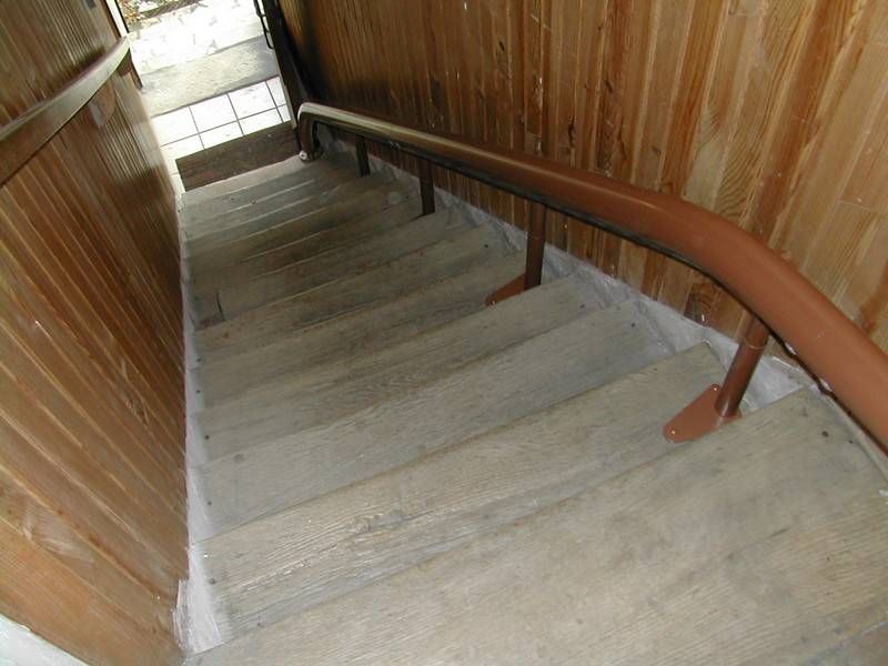 Installation d'une chaise montante pour escalier courbe proche de Vanves dans le 92
