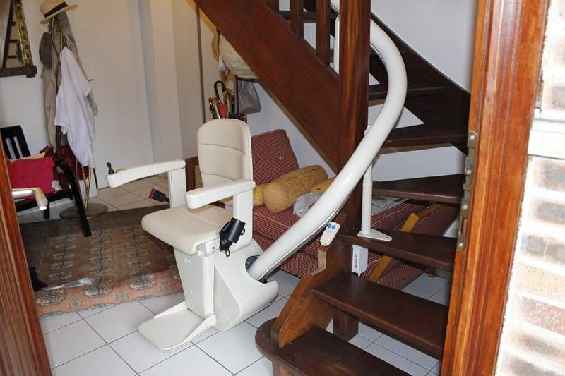 Agencer une chaise escalier électrique à Saint-Jean-de-la-Ruelle 45