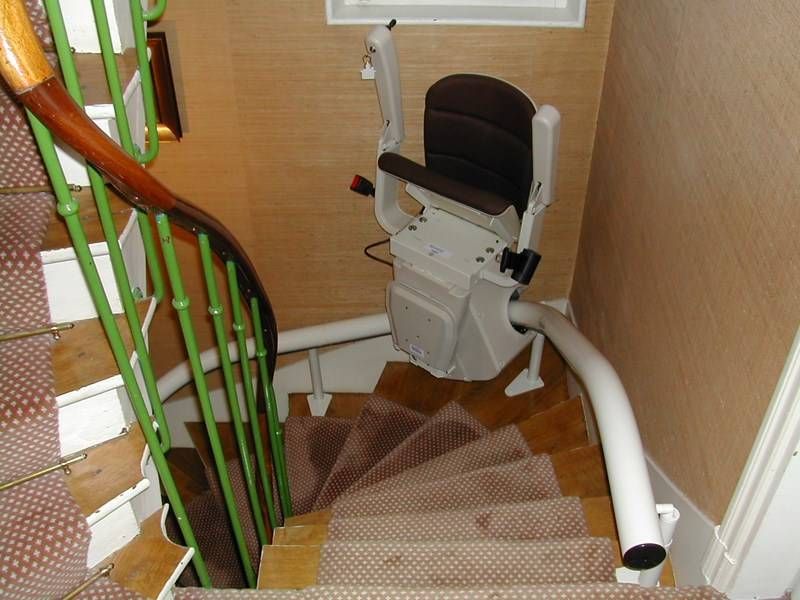 Installation d'une chaise élévatrice pour escalier à Colombes 92