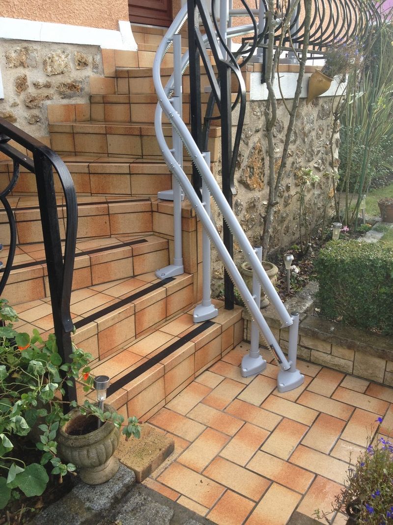 Poser une chaise électrique pour escalier extérieur dans l'Essonne autour d'Arpajon