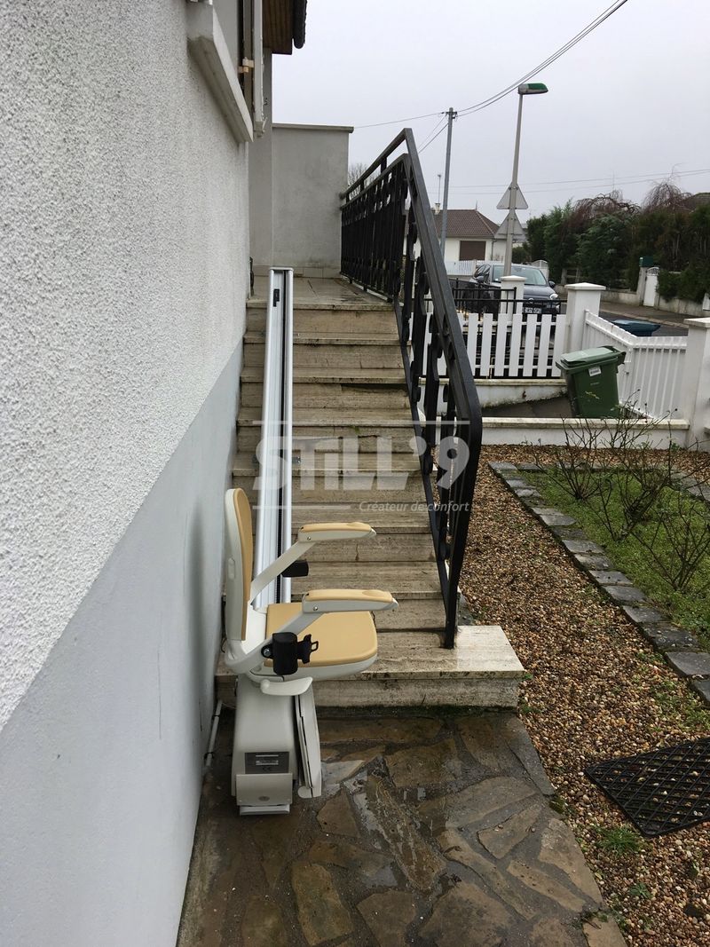 Placer un monte escalier électrique à Orléans 45