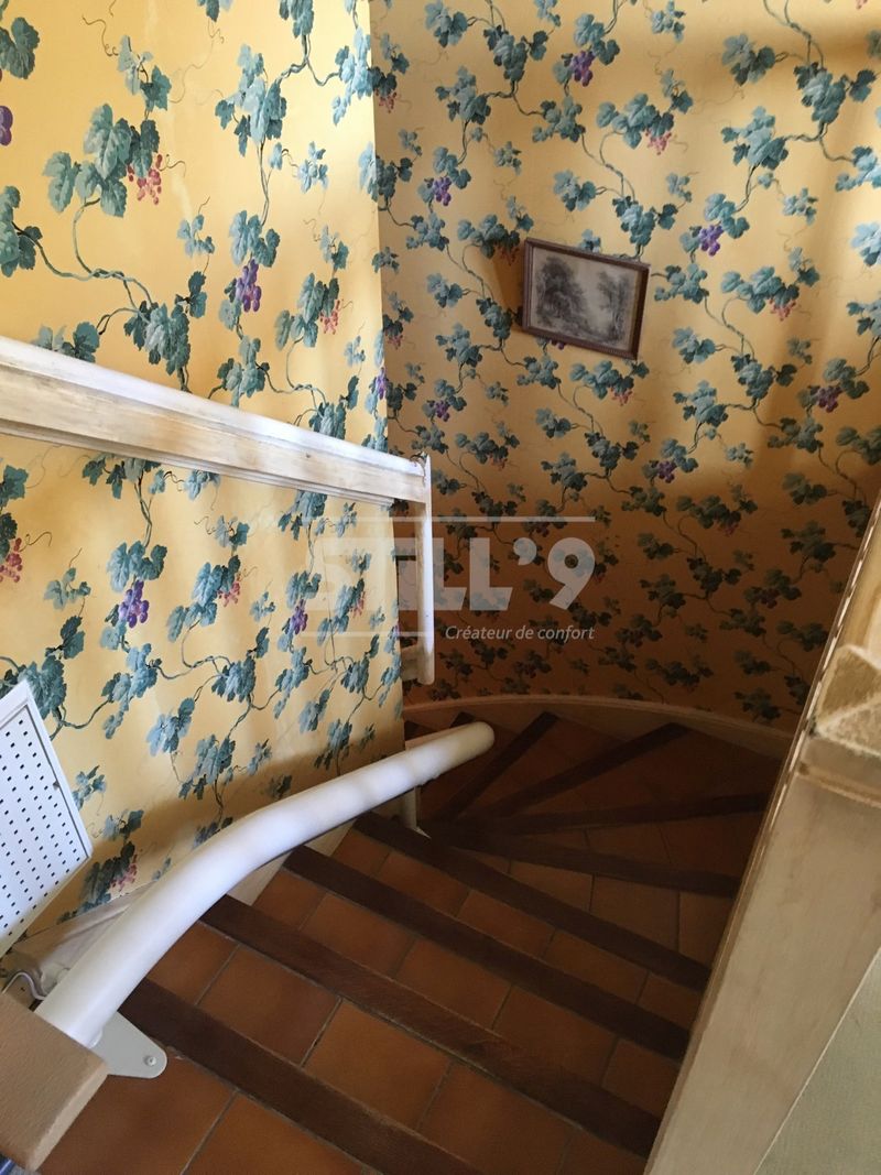 Installer une chaise d'escalier intérieure à proximité de Voisins le Bretonneux 78