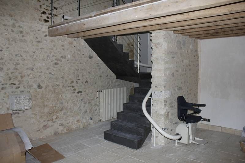 Pose d'un fauteuil montant pour escalier tournant dans les Hauts-de-Seine 92