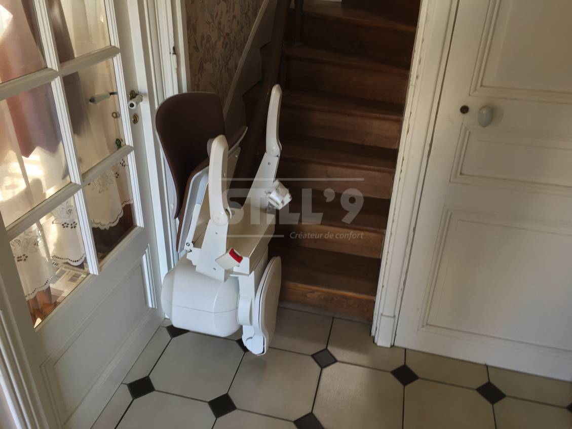 Monter un siège élévateur électrique pour handicapé à Auvers Sur Oise 95