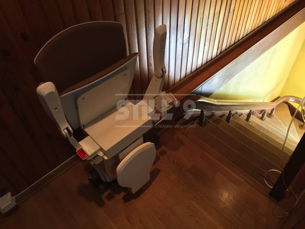 Equiper son domicile d'un siège d'escalier avec virage près de Savigny Le Temple 77