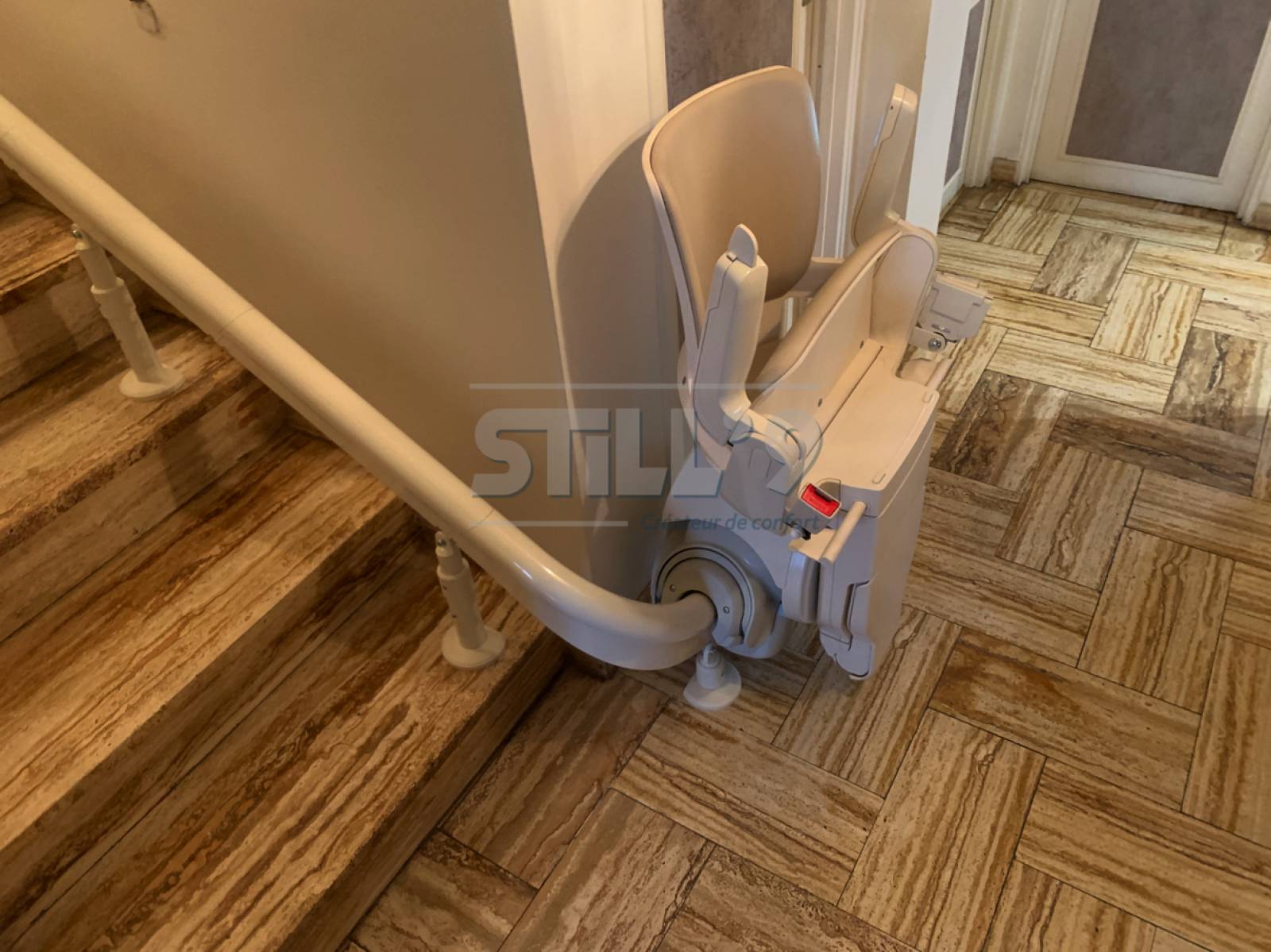 Implantation d'un fauteuil monte-personne électrique à Breuillet 91