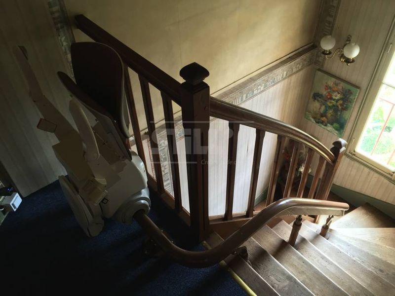 Ajustement d'un monte personne intérieur à côté de l'Essonne 91