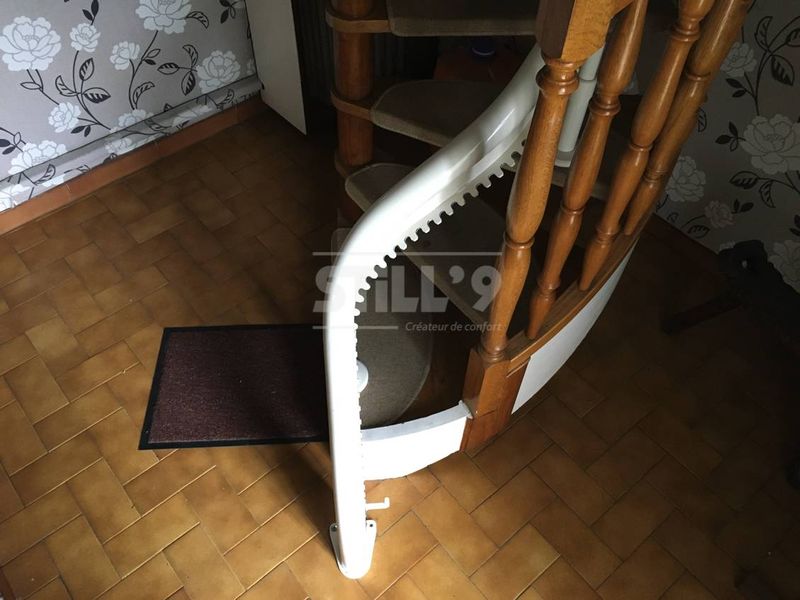 Positionnement d'un fauteuil d'escalier dans les environs de Limeil Brevannes 94
