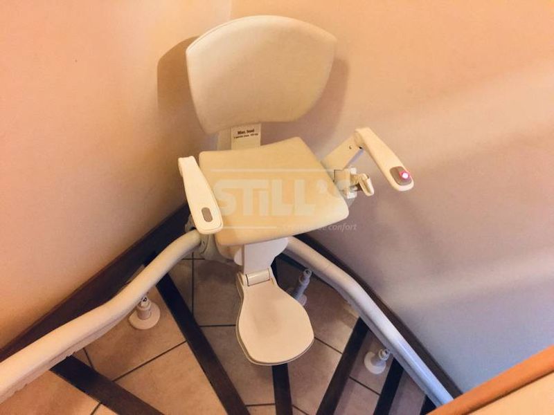 Pose d'une chaise électrique avec virage proche de Massy 91