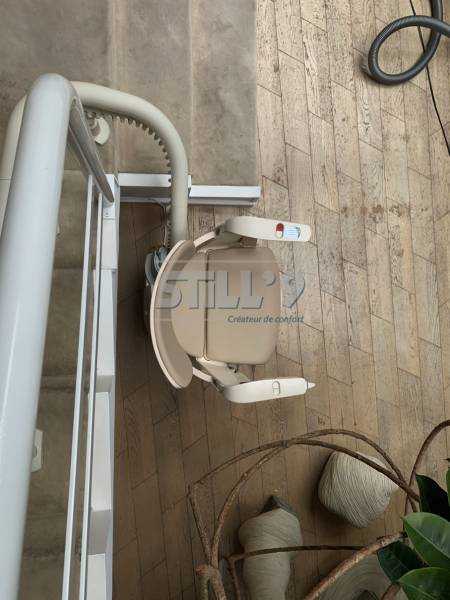 Mettre d'un fauteuil monte personne intérieur en région parisienne