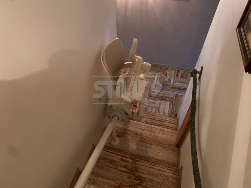 Mettre en place un fauteuil monte-personne électrique à côté de Breuillet 91