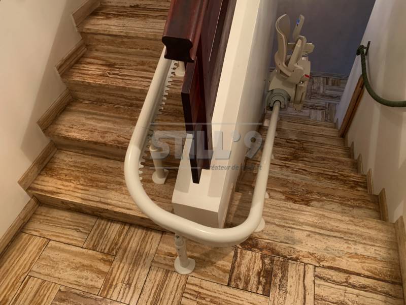 Pose d'un fauteuil monte-personne électrique en Essonne 91