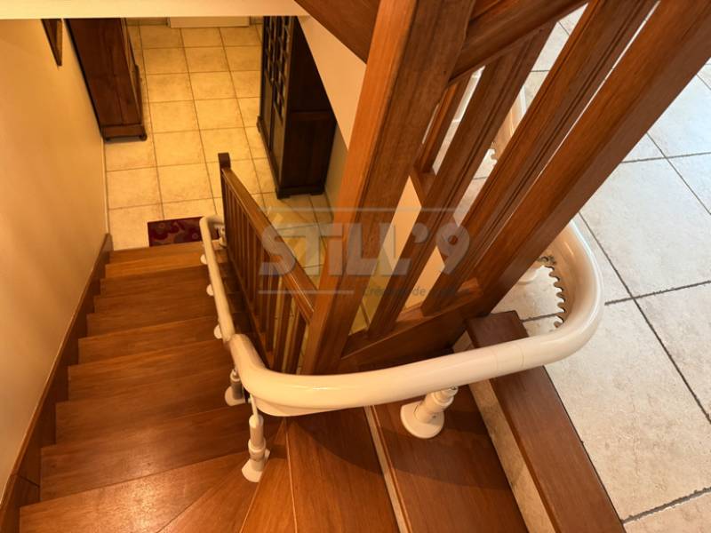 Livraison d'un siège d'escalier électrique intérieur dans les environs de Bures sur Yvette 91