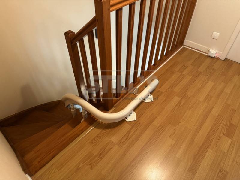 Faire installer un siège électrique d'escalier intérieur en Essonne 91