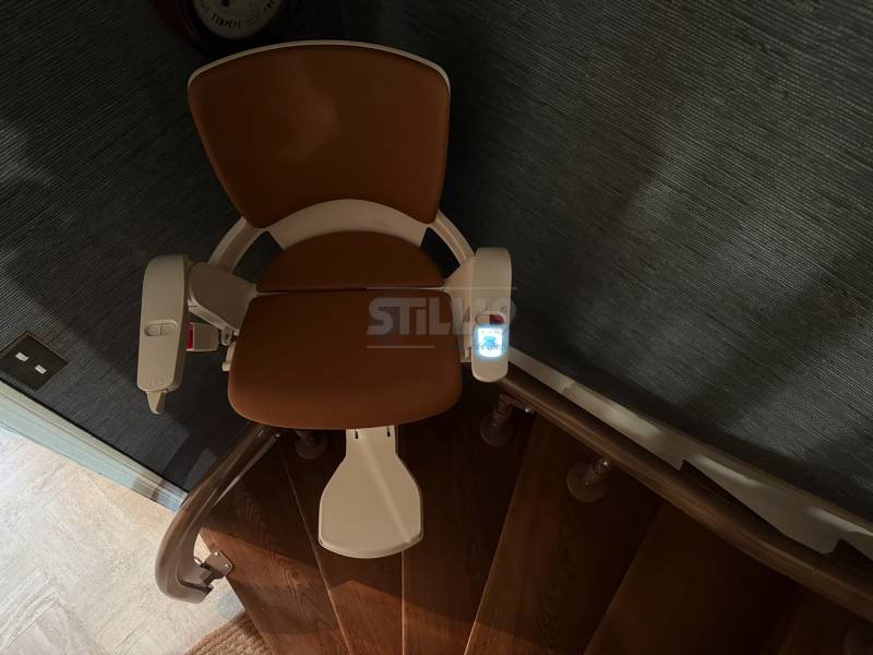 Faire installer un fauteuil monte-escalier intérieur dans les environs de Asnières 