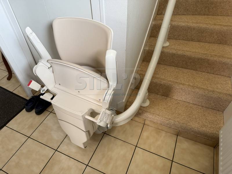 Fixer un monte-escalier électrique à domicile autour de Le Coudray 28