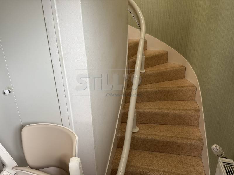 Livraison d'un monte-escalier électrique à domicile à proximité de Le Coudray 28