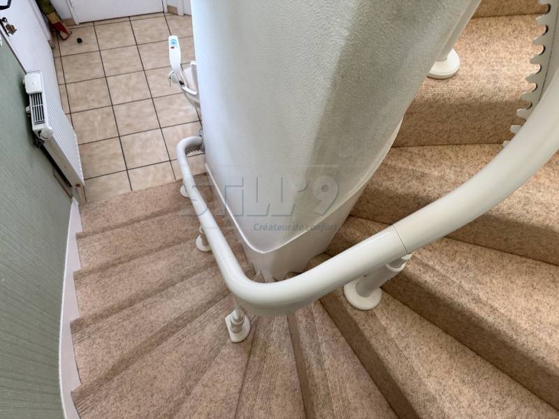 Faire installer un monte-escalier électrique à domicile à Le Coudray 28