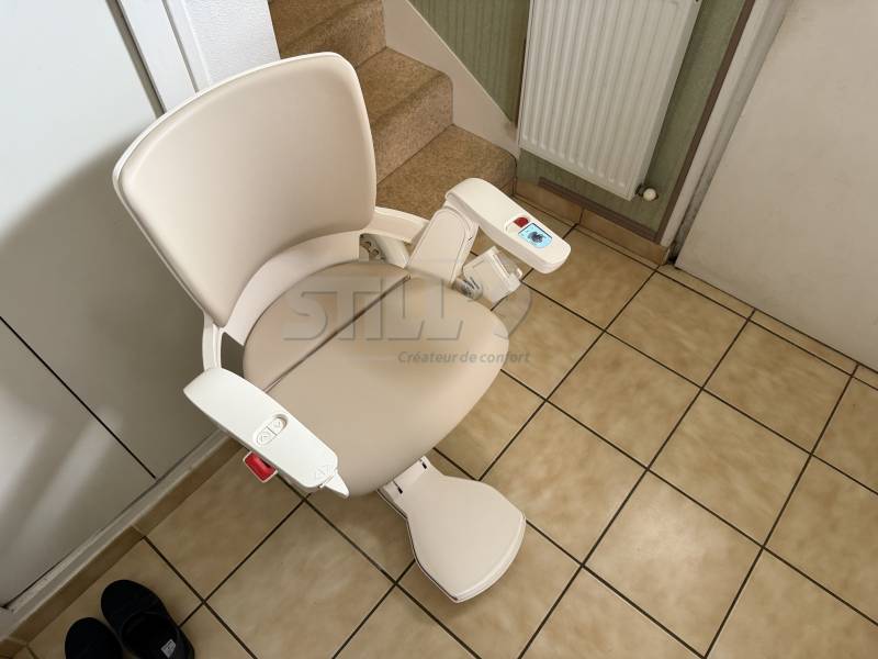 Mettre en place un monte-escalier électrique à domicile dans les environs de Le Coudray 28