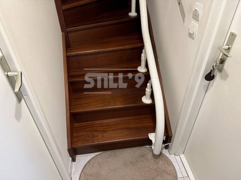 Améliorer son quotidien grâce au monte-escalier intérieur en région parisienne