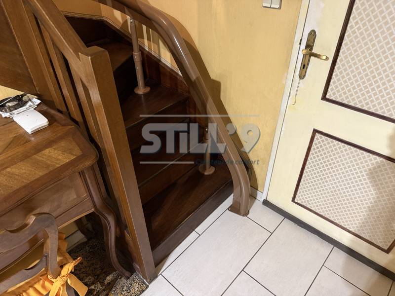 Livraison d'un monte-escalier électrique à côté de Sainte Genevieve des Bois 91