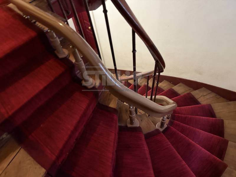Placer un fauteuil électrique pour monter les escaliers dans le 94