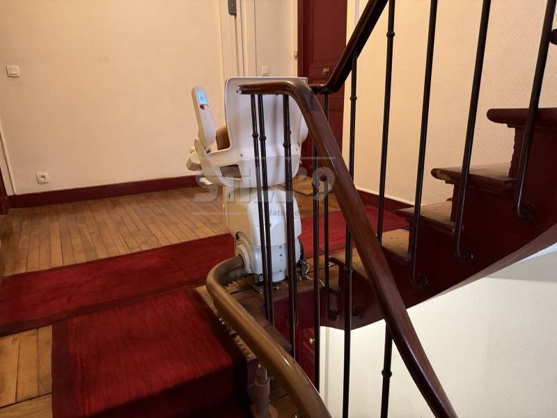 Faire installer un fauteuil électrique pour monter les escaliers proche de Saint Mandé 94