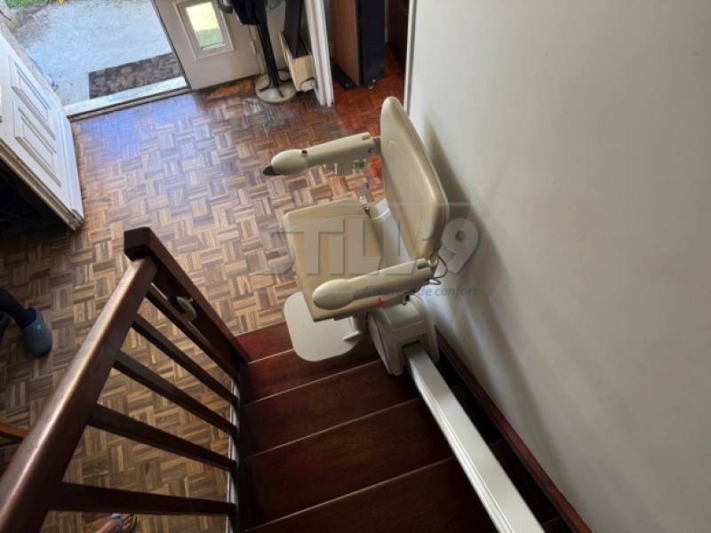 Installation d'un fauteuil monte-escalier droit intérieur à Bruyères sur Oise 95