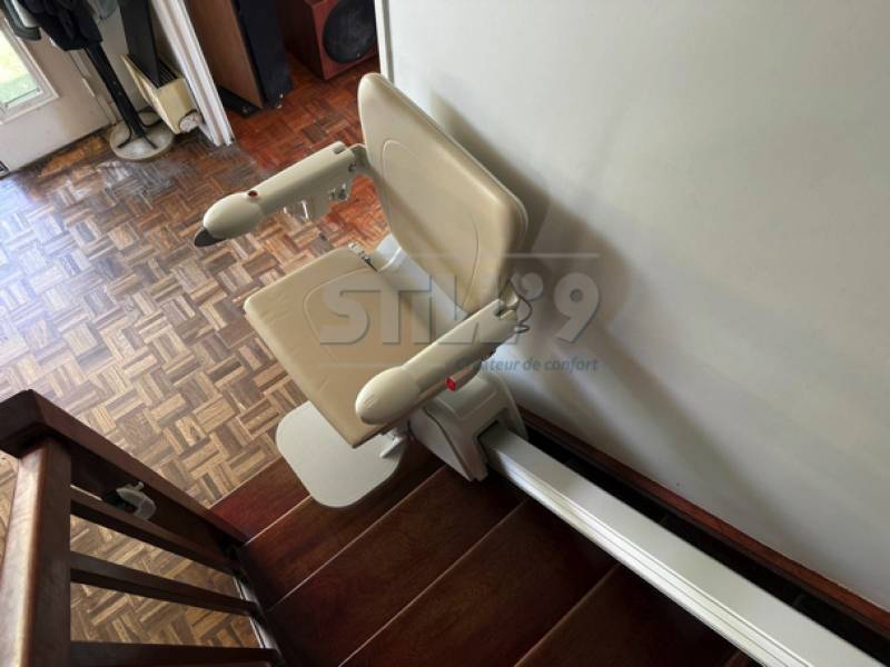 Agencer un fauteuil monte-escalier droit intérieur près de Bruyères sur Oise 95