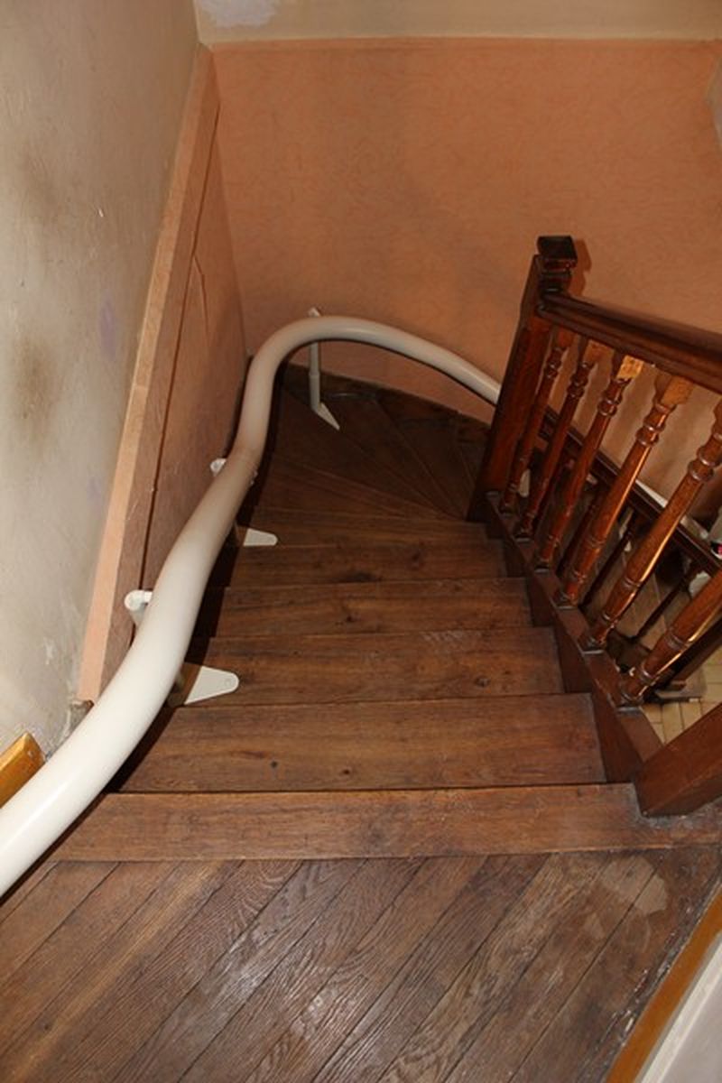 Fabricant de chaises élévatrices dans les Hauts de Seine vers Suresnes