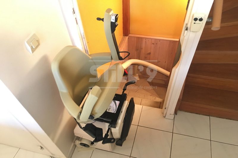 Installation d'un monte escalier à côté de Boutigny sur Essonne 91