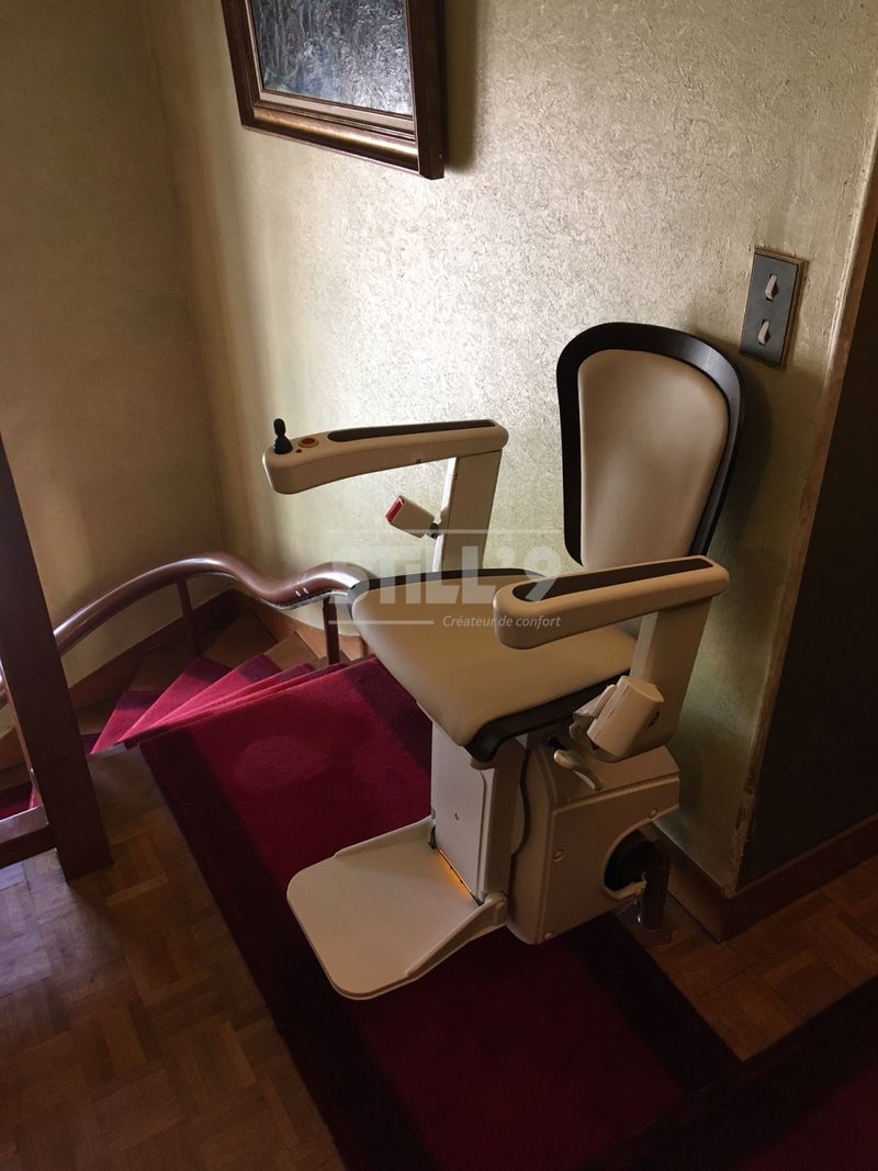 Faire installer un monte escalier intérieur vers la Seine et Marne 77